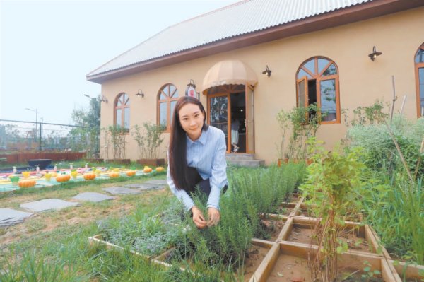 明道配资 海归女孩卖爆北京平谷大桃